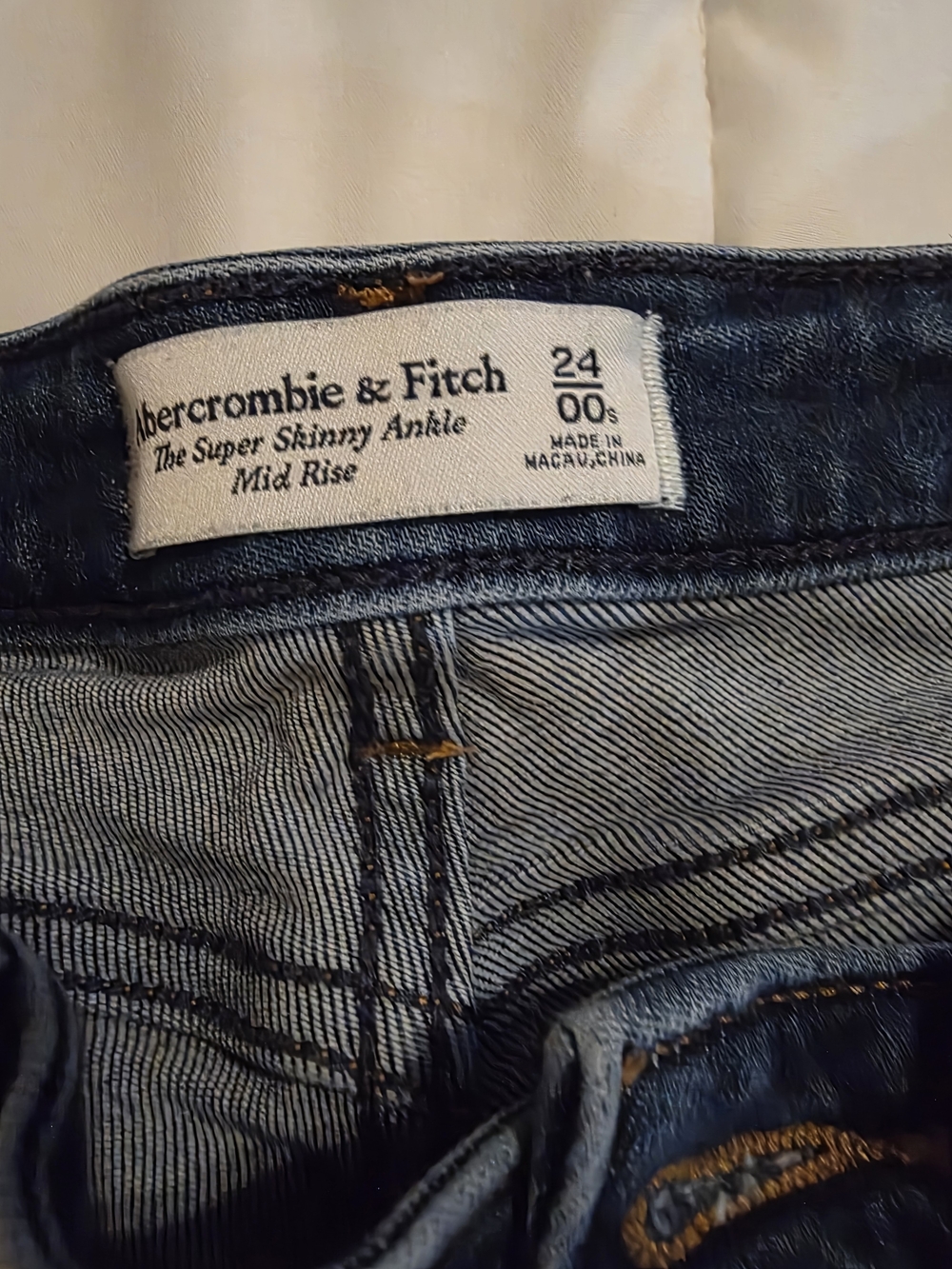 Abercrombie & Fitch Super Skinny Ankle Mid Rise Jeans - Dark Blue